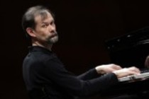 Griechische Violinist Leonidas Kavakos gastiert in Begleitung des italienischen Pianisten Enrico Pace in der Philharmonie Köln (© Thomas Brill)