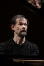 Griechische Violinist Leonidas Kavakos gastiert in Begleitung des italienischen Pianisten Enrico Pace in der Philharmonie Köln (© Thomas Brill)
