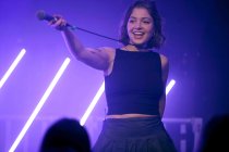 Deutsche Sängerin Katha Pauer gastiert auf ihrer "Fühl halt mal"-Tour im Rahmen der C/O Pop im Yuca Club Köln (© Thomas Brill)