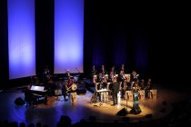 Schweizer Bandleader Pepe Lienhard gastiert mit seiner 17-köpfigen Big Band auf seiner "Swing Live"-Tour in der Philharmonie Köln (© Thomas Brill)