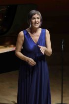 Deutsche Sopranistin Marlis Petersen gastiert in Begleitung des deutschen Pianisten Stephan Matthias Lademann in der Kölner Philharmonie (© Thomas Brill)
