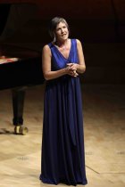 Deutsche Sopranistin Marlis Petersen gastiert in Begleitung des deutschen Pianisten Stephan Matthias Lademann in der Kölner Philharmonie (© Thomas Brill)