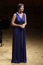 Deutsche Sopranistin Marlis Petersen gastiert in Begleitung des deutschen Pianisten Stephan Matthias Lademann in der Kölner Philharmonie (© Thomas Brill)