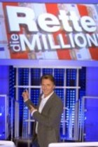 Deutscher Fernsehmoderator Jörg Pilawa moderiert seine neue Show "Rette die Million!" im TV-Studio Köln (© Thomas Brill)