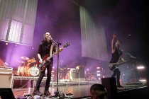 Internationale Rockband Placebo gastiert auf ihrer "Never Let Me Go"-Tour in der Lanxess-Arena Köln (© Thomas Brill)