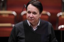 Russische Dirigent Mikhail Pletnev leitet die Deutsche Kammerphilharmonie Bremen in Begleitung des russischen Pianisten Daniil Trifonov in der Philharmonie Köln (© Thomas Brill)