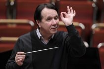 Russische Dirigent Mikhail Pletnev leitet die Deutsche Kammerphilharmonie Bremen in Begleitung des russischen Pianisten Daniil Trifonov in der Philharmonie Köln (© Thomas Brill)