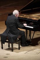 Italienische Pianist Maurizio Pollini gastierte mit Werken von Ludwig van Beethoven und Arnold Schönberg in der Kölner Philharmonie (© Thomas Brill)