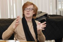 Deutsche Komponist und Dirigent Enno Poppe im Interview bezüglich des Musikfestivals "ACHT BRÜCKEN/Musik für Köln" in der Kölner Philharmonie (© Thomas Brill)