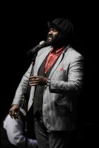 Amerikanische Sänger Gregory Porter gastiert auf seiner „Take Me to the Alley“-Tour in der Mitsubishi Electric Halle Düsseldorf (© Thomas Brill)