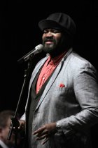 Amerikanische Sänger Gregory Porter gastiert auf seiner „Take Me to the Alley“-Tour in der Mitsubishi Electric Halle Düsseldorf (© Thomas Brill)