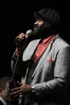 Amerikanische Sänger Gregory Porter gastiert auf seiner „Take Me to the Alley“-Tour in der Mitsubishi Electric Halle Düsseldorf (© Thomas Brill)