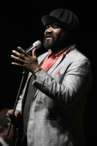 Amerikanische Sänger Gregory Porter gastiert auf seiner „Take Me to the Alley“-Tour in der Mitsubishi Electric Halle Düsseldorf (© Thomas Brill)