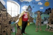 Amerikanischer Künstler Abner Preis  gastiert mit seiner Installation "Super Poor Family" beim Urban Art Festival "City Leaks" vom 17. bis 25. Juni 2011 in der Rheinlandhalle, Köln (© Thomas Brill)