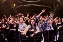 Deutsche Rapper Friedrich Kautz alias Prinz Pi gastierte auf seiner "Im Westen nix Neues"-Tour im Stahlwerk Düsseldorf (© Thomas Brill)