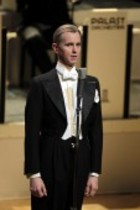 Deutsche Sänger Max Raabe gastiert mit seinem Palast Orchester auf seiner "Küssen kann man nicht alleine"-Tournee in der Philharmonie Köln (© Thomas Brill)