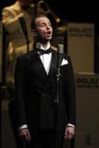 Deutsche Sänger Max Raabe und das Palast Orchester gastiert auf ihrer "Heute Nacht oder nie"-Tournee in der Lanxessarena Köln (© Thomas Brill)