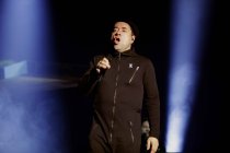 Deutsche Schauspieler Jan Josef Liefers gastiert mit seiner Band Radio Doria auf seiner "2 Seiten"-Tour im Theater am Tanzbrunnen Köln (&copy; Thomas Brill)