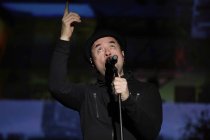 Deutsche Schauspieler Jan Josef Liefers gastiert mit seiner Band Radio Doria auf seiner "2 Seiten"-Tour im Theater am Tanzbrunnen Köln (&copy; Thomas Brill)