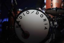 Deutsche Schauspieler Jan Josef Liefers gastiert mit seiner Band Radio Doria auf seiner "2 Seiten"-Tour im Theater am Tanzbrunnen Köln (&copy; Thomas Brill)