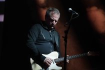 Deutsche Schauspieler Jan Josef Liefers gastiert mit seiner Band Radio Doria auf seiner "2 Seiten"-Tour im Theater am Tanzbrunnen Köln (&copy; Thomas Brill)