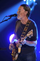 Britische Sänger und Blues-Gitarrist Chris Rea gastiert auf seiner "Road Songs for Lovers"-Tour in der Mitsubishi Electric Halle Düsseldorf (© Thomas Brill)