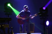 Britische Sänger und Blues-Gitarrist Chris Rea gastiert auf seiner "Road Songs for Lovers"-Tour in der Mitsubishi Electric Halle Düsseldorf (© Thomas Brill)