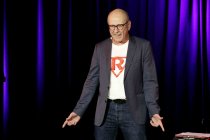 Deutsche Kabarettist Stefan Reusch gastiert mit seinem "Reusch Rettet - Der Jahresrückblick 2025" im Atelier Theater Köln (&copy; Thomas Brill)