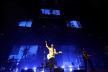 Deutsche Rockband Revolverheld gastiert auf ihrer "Zimmer mit Blick"-Tour in der Lanxess Arena Köln (&copy; Thomas Brill)