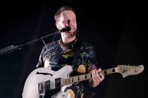Deutsche Rockband Revolverheld gastiert auf ihrer "Zimmer mit Blick"-Tour in der Lanxess Arena Köln (&copy; Thomas Brill)