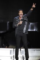 Amerikanischer Soul-Sänger Lionel Richie gastiert auf seiner "All The Hits All Night Long“-Tour in der Lanxess-Arena Köln (© Thomas Brill)