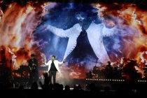 Amerikanischer Soul-Sänger Lionel Richie gastiert auf seiner "Say Hello To The Hits"-Tour in der Lanxess-Arena Köln (© Thomas Brill)