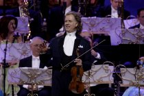 Niederländische Violinist André Rieu gastiert auf seiner "Wonderful World"-Tour in der Lanxess-Arena Köln (© Thomas Brill)