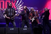 Deutsche Rockbands Puhdys, City und Karat gastieren auf ihrer "Rock Legenden"-Tour in der Mitsubishi Electric Halle Düsseldorf (&copy; Thomas Brill)