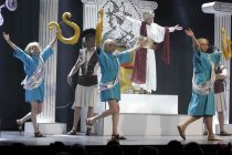 Ensemble spielt das Stück "Römische Sitzung" bei der Stunksitzung 2015 im E-Werk Köln (© Thomas Brill)