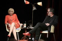 Deutsche Schlagersängerin Mary Roos und der deutsche Kabarettist Wolfgang Trepper gastieren mit ihrer Programm "Nutten, Koks und frische Erdbeeren"-Tour im Gloria Theater Köln (&copy; Thomas Brill)