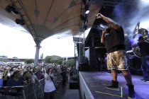 Amerikanische Hip-Hop-Band The Roots gastiert Open Air am Tanzbrunnen Köln (© Thomas Brill)