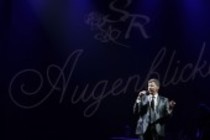 Argentinisch-österreichische Schlagersänger Semino Rossi gastiert auf seiner "Augenblicke"-Tour in der Lanxess-Arena Köln (© Thomas Brill)