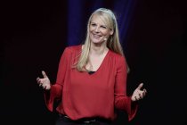Deutsche Kabarettistin Barbara Ruscher moderiert die Eröffnungsshow "KÖLN LACHT!" im Rahmen des 29. Köln Comedy Festival im Gloria Theater Köln (© Thomas Brill)