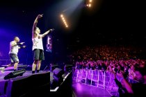 Deutsches Crossover-Musiker-Duo SDP, bestehend aus Vincent Stein und Dag-Alexis Kopplin gastiert auf ihrer "Die wollen nur spielen"-Tour in der Lanxess Arena Köln (&copy; Thomas Brill)