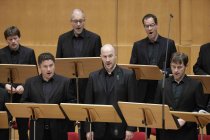 Niederländische Dirigent Bas Wiegers leitet das Asko|Schönberg-Ensemlbe in der Kölner Philharmonie (© Thomas Brill)
