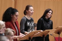 Russische Dirigent Dmitrij Kitajenko leitet das Grzenich-Orchester Kln bei der konzertanten Auffhrung der Oper "Jolanthe" (Koproduktion von Oper Kln und Grzenich-Orchester Kln) in der Philharmonie Kln (&copy; Thomas Brill)