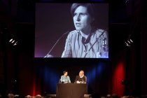 Deutsche Schriftstellerin Judith Schalansky und der deutsche Hubert Winkels sprechen über Schalanskys neues Buch "Verzeichnis einiger Verluste" im Rahmen der lit.COLOGNE 2019 in der Kulturkirche Köln (© Thomas Brill)