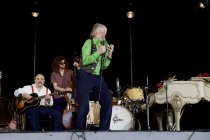 Ruhrpott-Komödiant Helge Schneider gastiert mit seiner Band auf seiner "Ein Mann und seine Musik"-Tournee Open Air am Tanzbrunnen Köln (&copy; Thomas Brill)