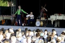 Ruhrpott-Komödiant Helge Schneider gastiert mit seiner Band auf seiner "Ein Mann und seine Musik"-Tournee Open Air am Tanzbrunnen Köln (&copy; Thomas Brill)