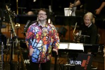 Mitglieder des Bundesjazzorchesters gastiert in Begleitung der WDR Big Band Köln unter der Leitung des deutschen Jazz-Saxophonisten Steffen Schorn und der Moderatorin Jana Forkel in der Kölner Philharmonie (&copy; Thomas Brill)