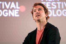 Deutsche Schauspieler Albrecht Schuch beim Artist Talk mit der deutschen Filmregisseurin Hermine Huntgeburth im Rahmen des Film Festival Cologne Awards 2021  im Cineplex Filmpalast Köln (&copy; Thomas Brill)