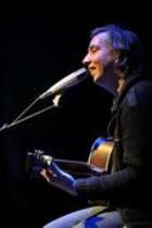 Deutscher Singer-Songwriter Olli Schulz gastiert auf seiner "Es brennt so schön"-Tour im Gebäude 9 Köln (© Thomas Brill)