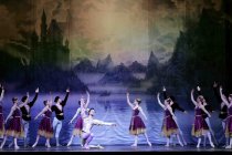 Das Russische Nationalballett aus Moskau gastiert mit Peter Iljitsch Tschaikowskys Schwanensee in der Lanxess Arena Köln (© Thomas Brill)