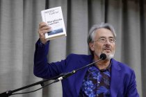 Deutsche Philosoph Markus Gabriel und der deutsche Journalist Gert Scobel reden über das Thema „Moralische Tatsachen“ in der Zentralbibliothek Köln (&copy; Thomas Brill)